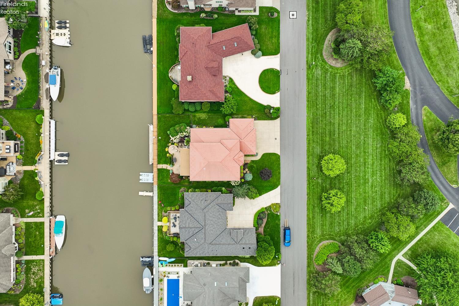 616 Harbourside Drive