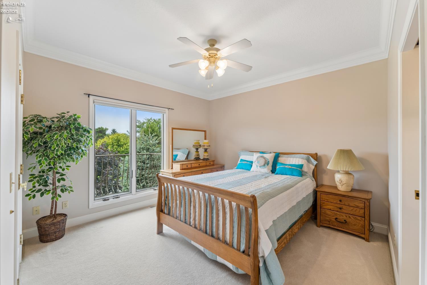 616 Harbourside Drive