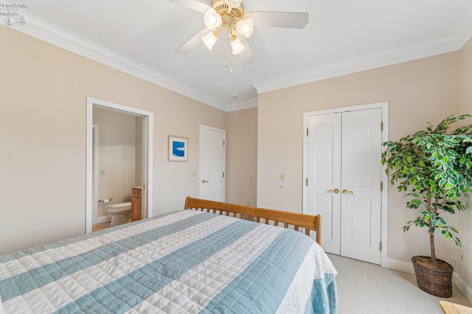 616 Harbourside Drive