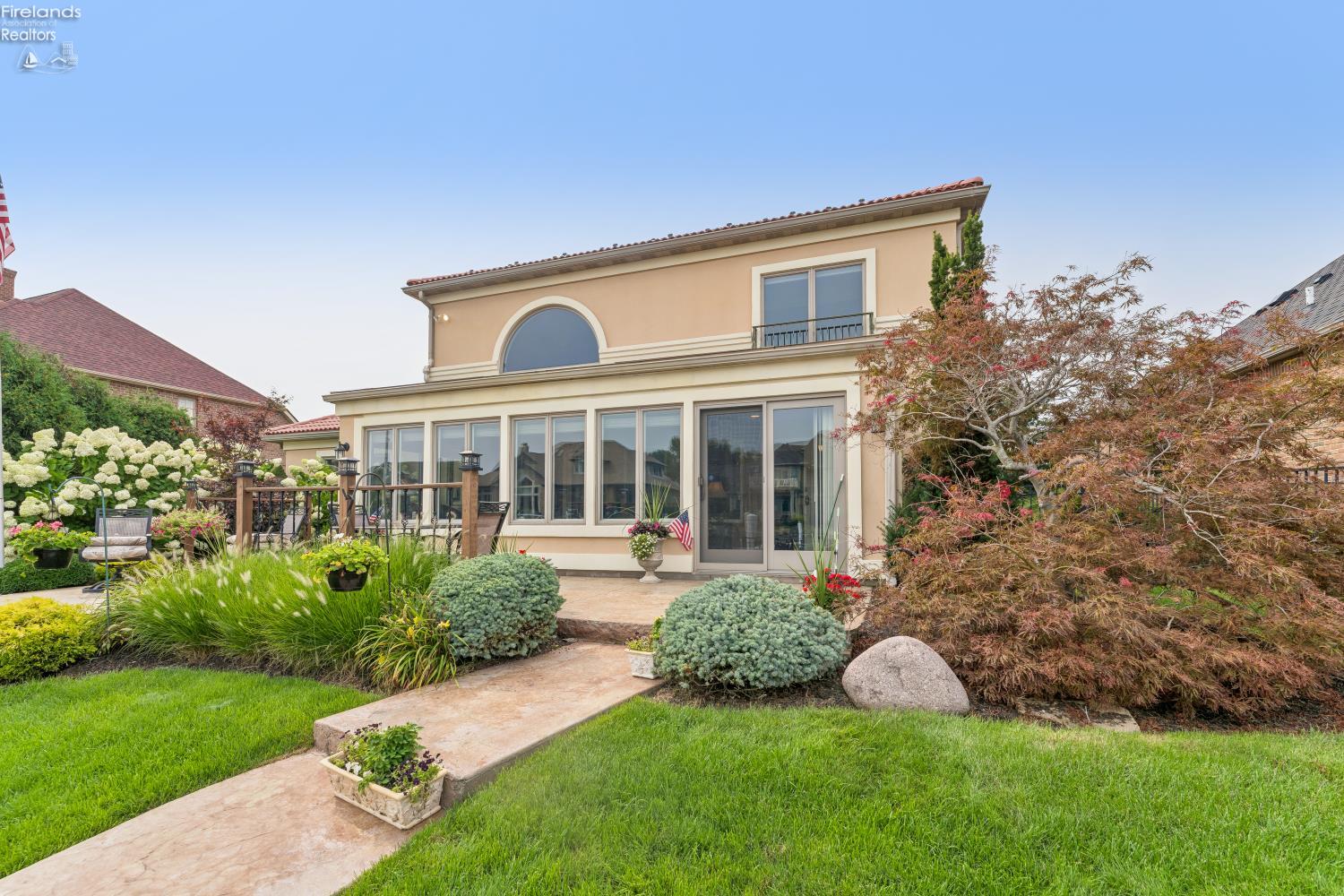 616 Harbourside Drive