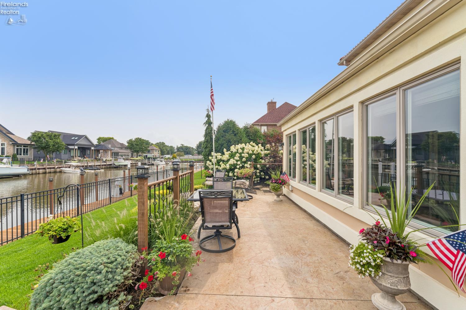616 Harbourside Drive