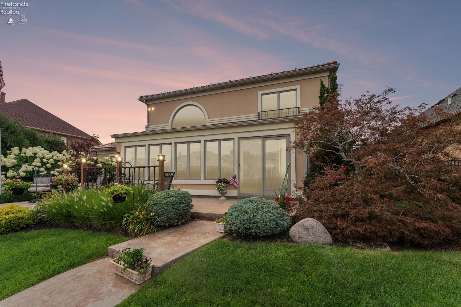 616 Harbourside Drive