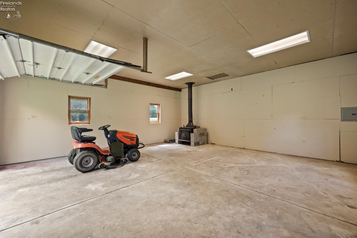 6485 Russia Rd.