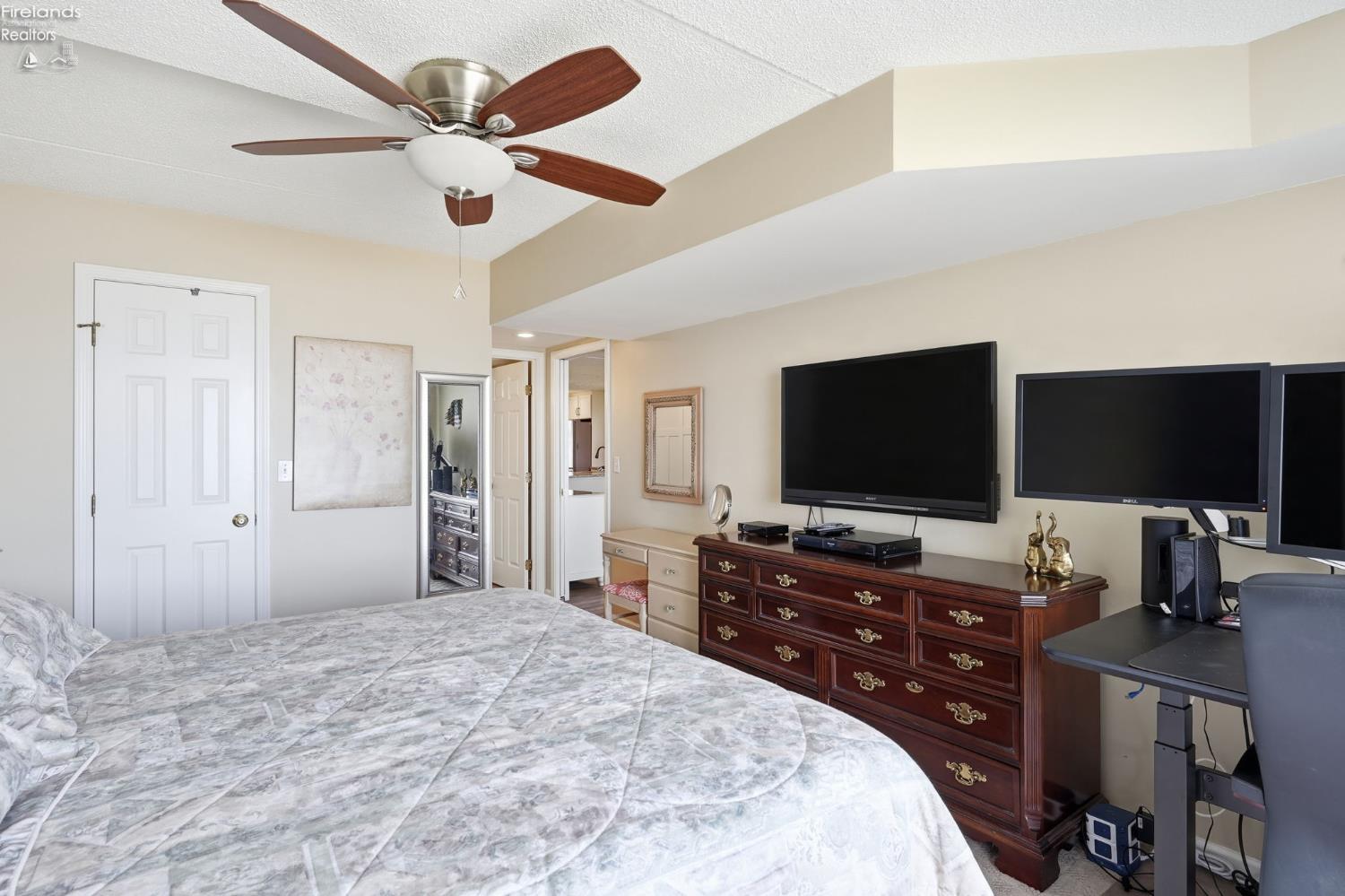 1909 E Harbor Road Unit: 302 W