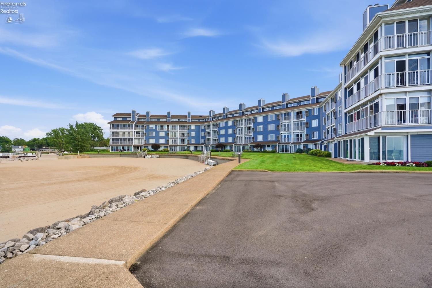 1909 E Harbor Road Unit: 302 W