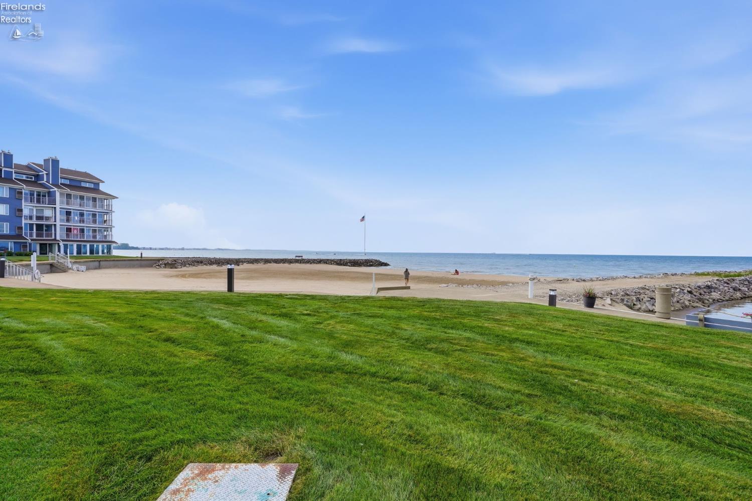 1909 E Harbor Road Unit: 302 W