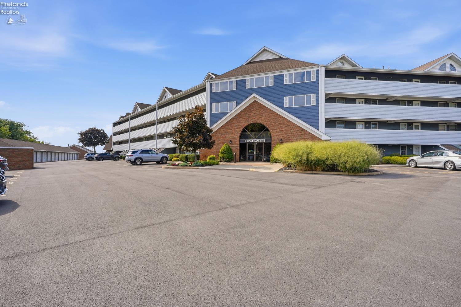 1909 E Harbor Road Unit: 302 W