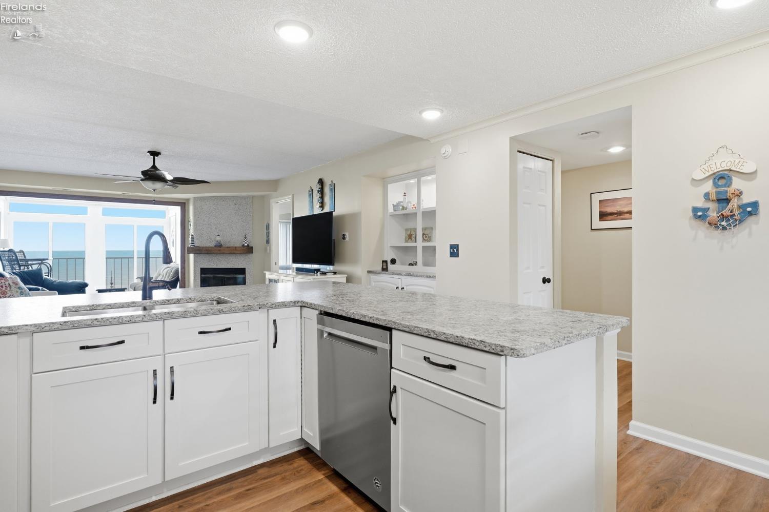 1909 E Harbor Road Unit: 302 W