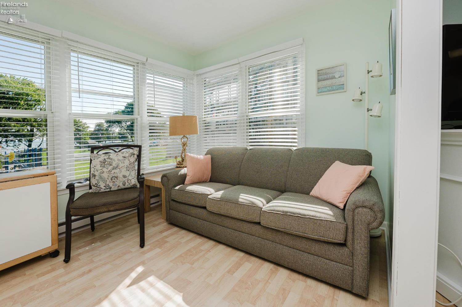 208 W Lakeshore # D