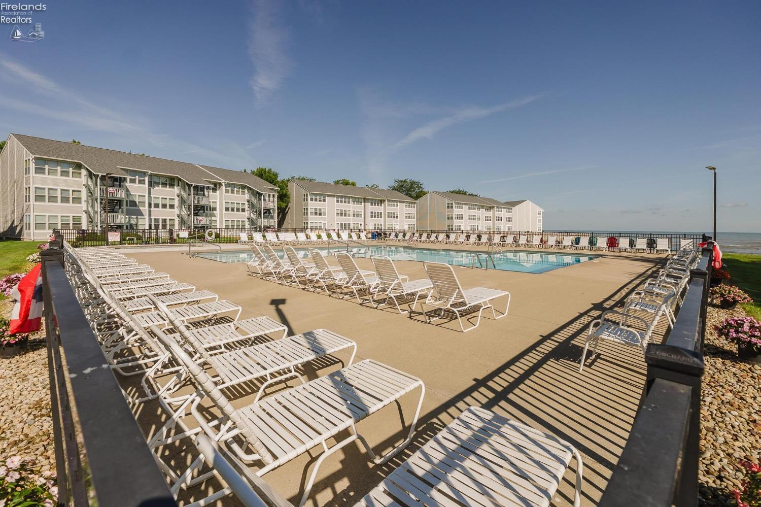 208 W Lakeshore # D