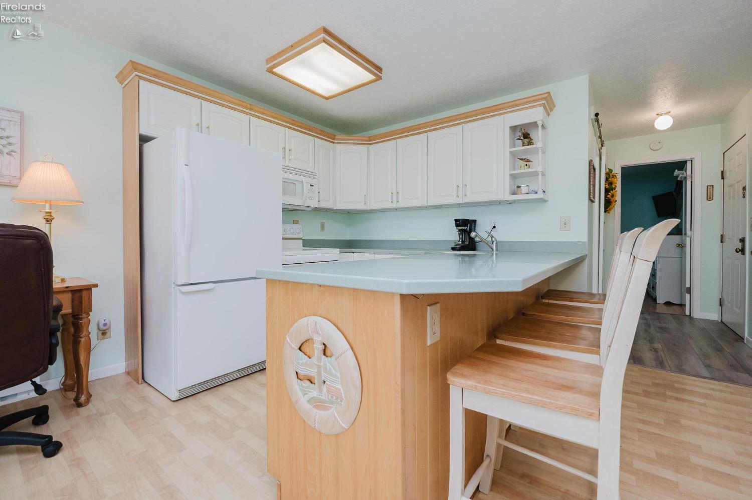 208 W Lakeshore # D