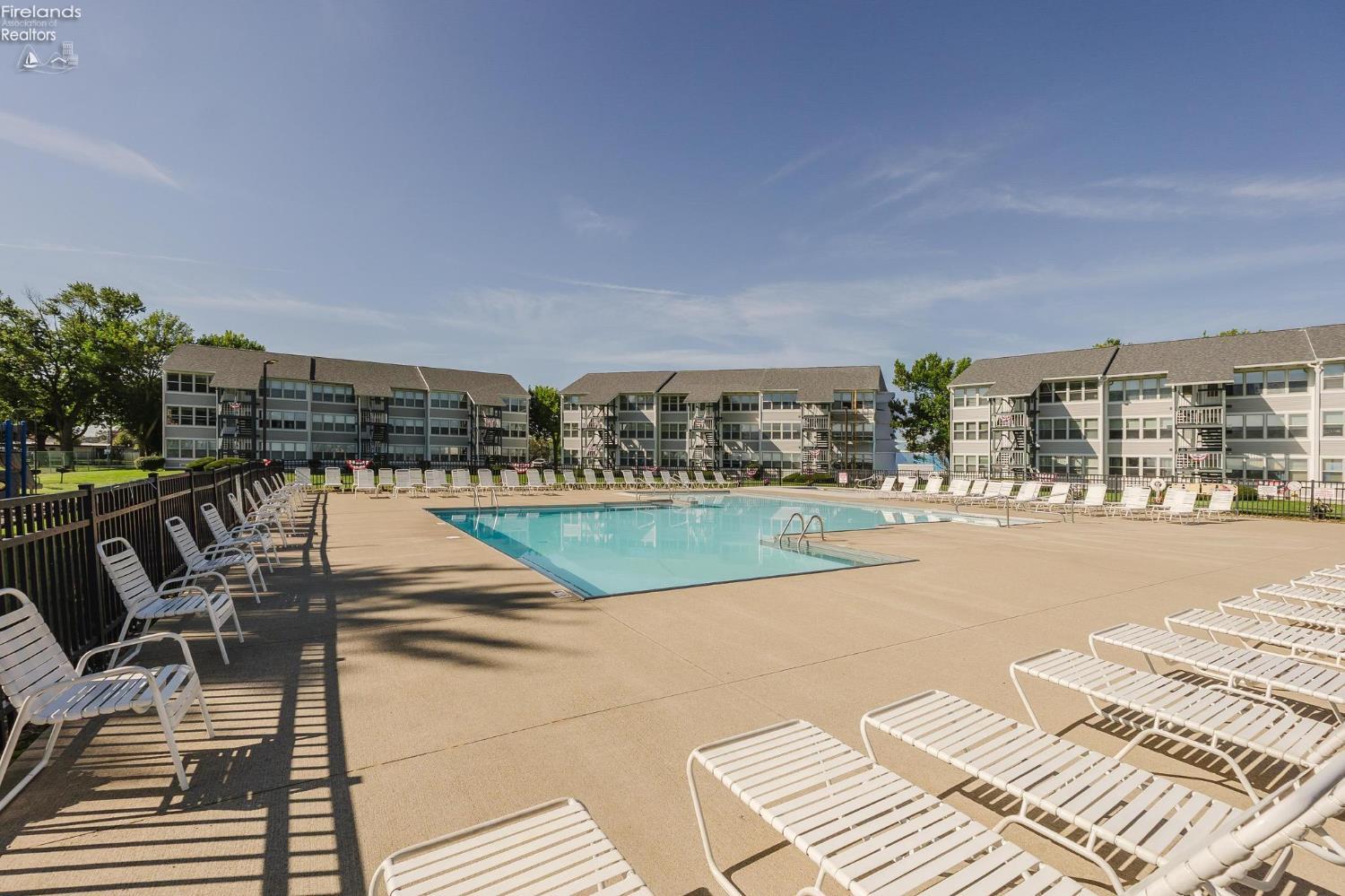 208 W Lakeshore # D