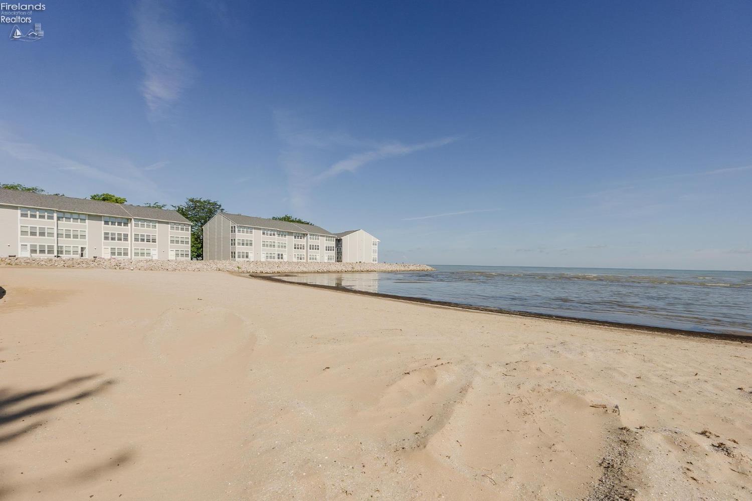 208 W Lakeshore # D