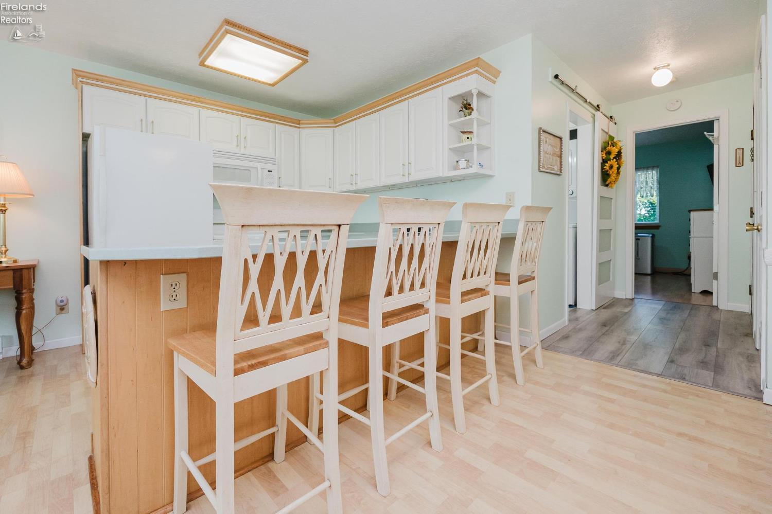 208 W Lakeshore # D