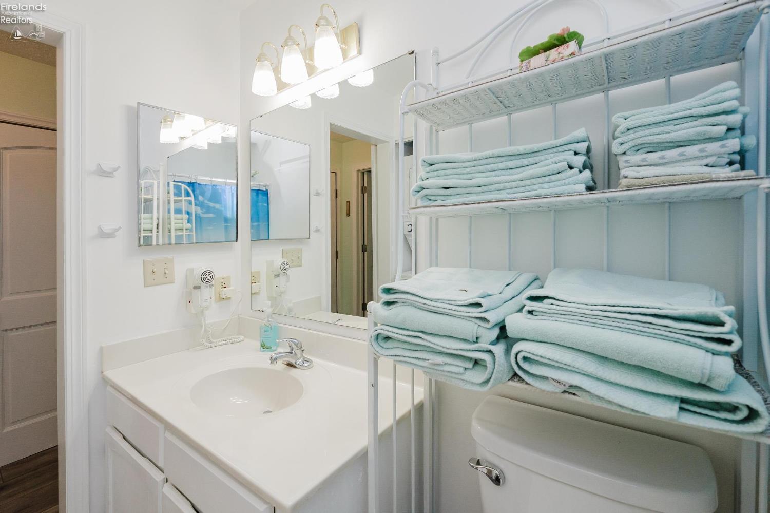 208 W Lakeshore # D