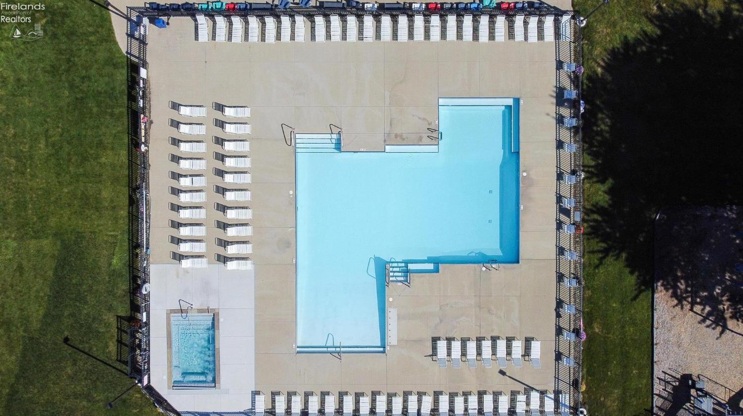 208 W Lakeshore # D