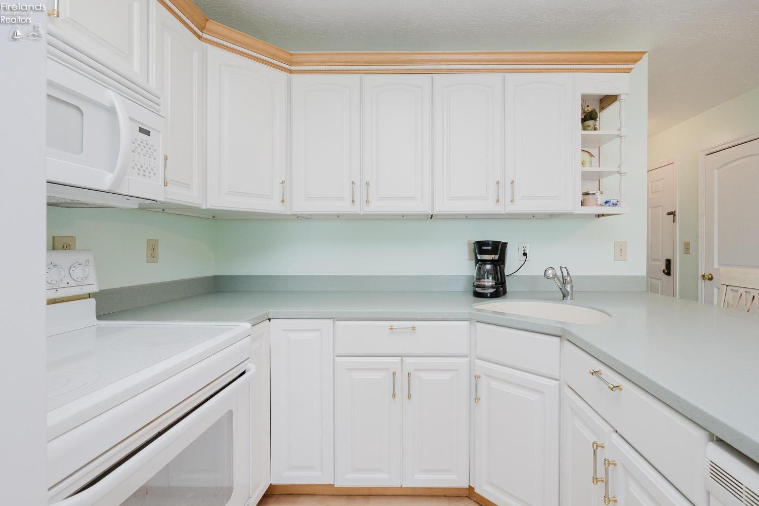 208 W Lakeshore # D