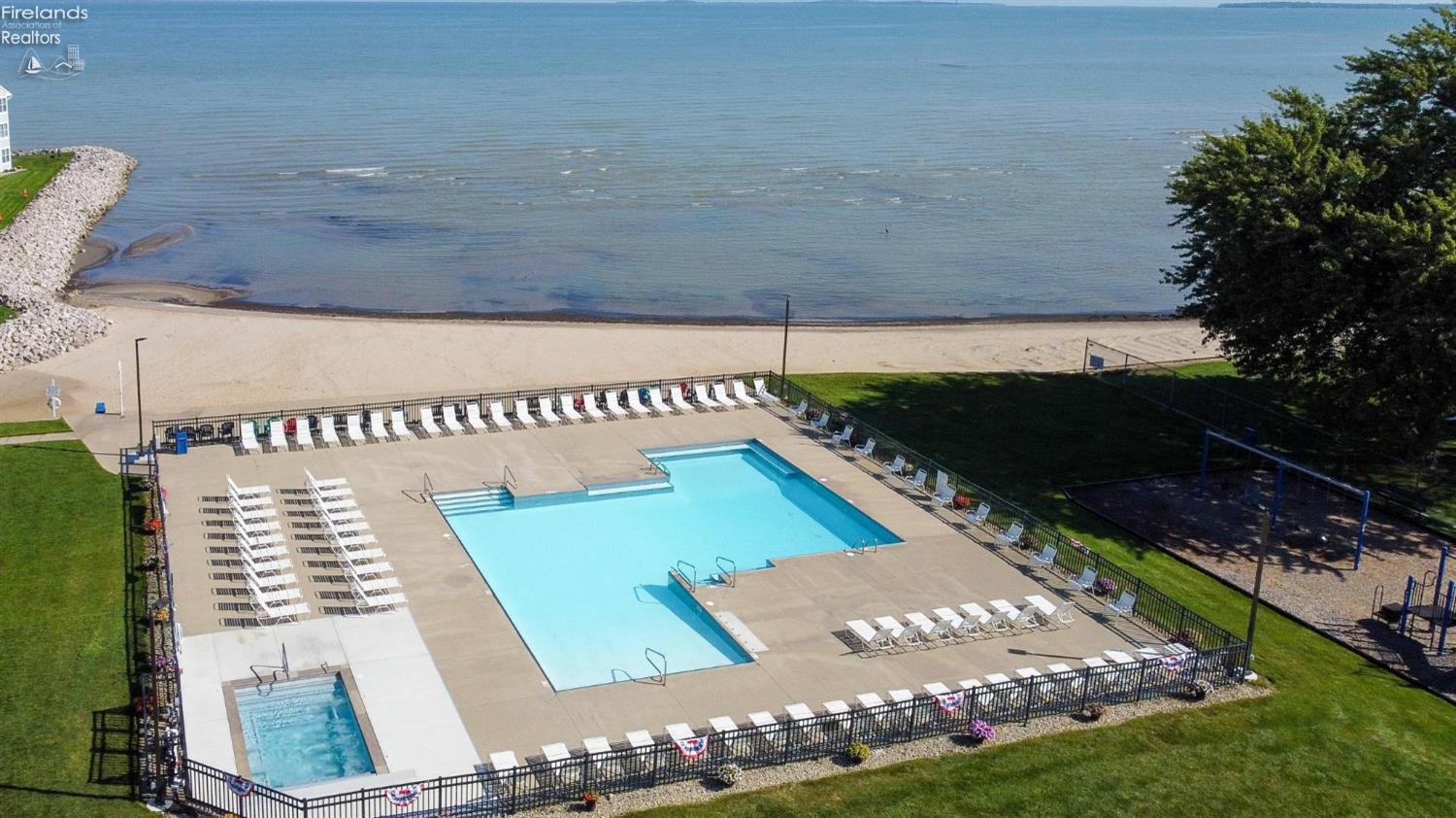 208 W Lakeshore # D