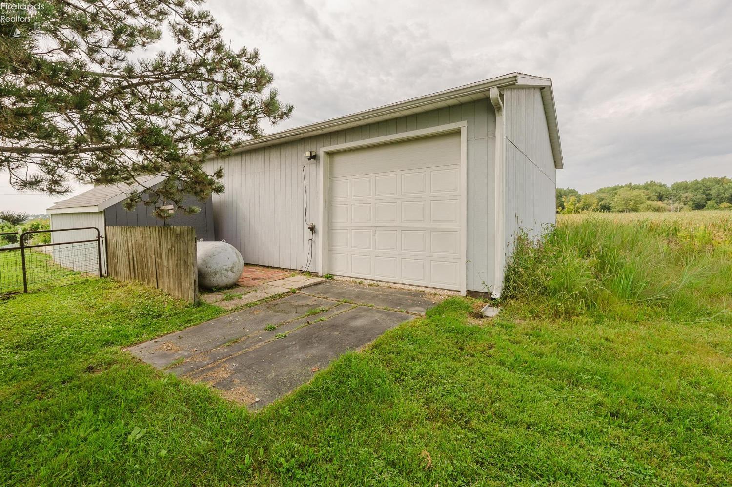 5821 N Benton Carroll Road