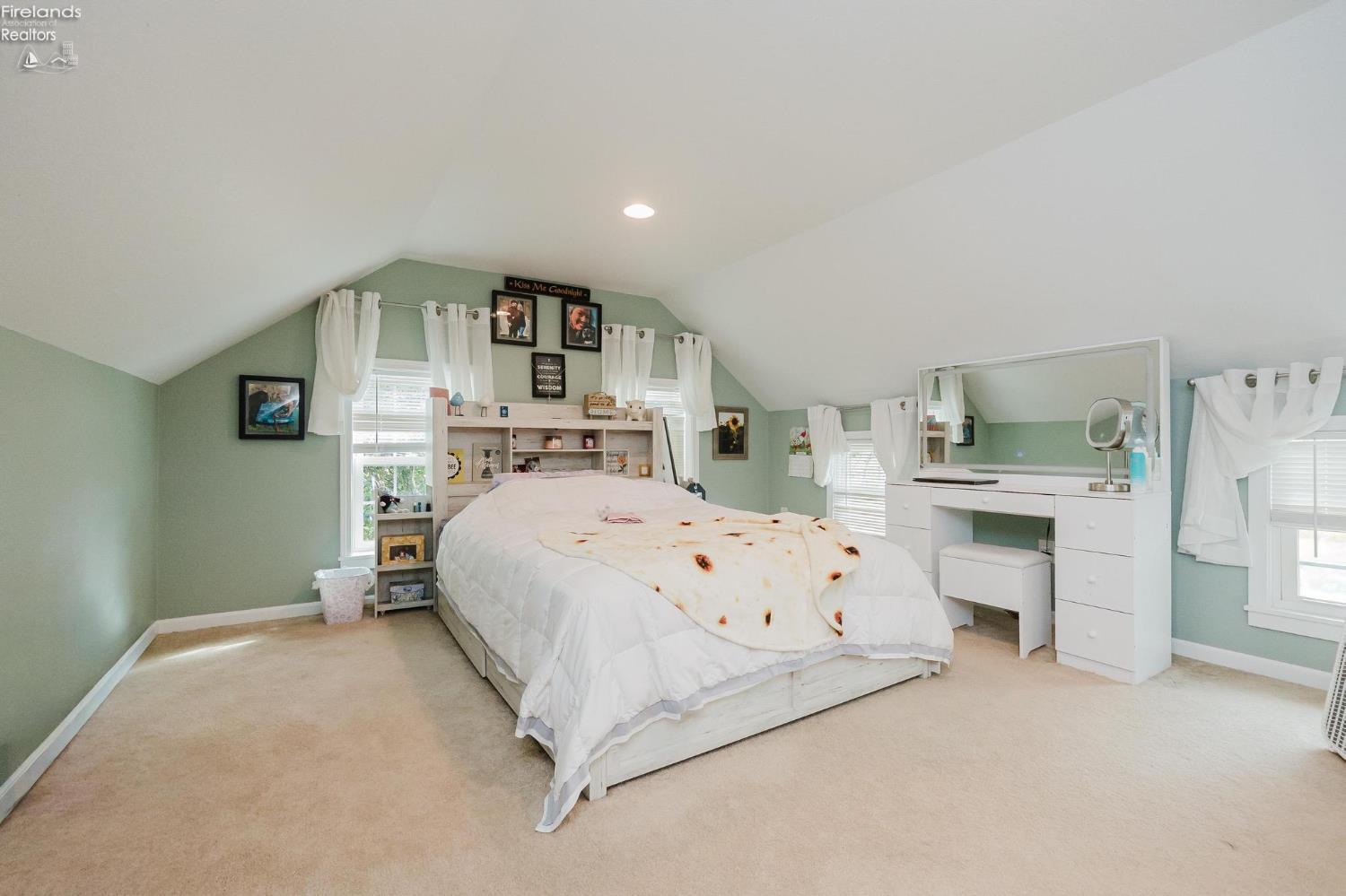 5821 N Benton Carroll Road