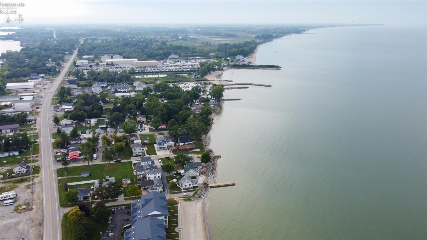 1115 Lakeshore