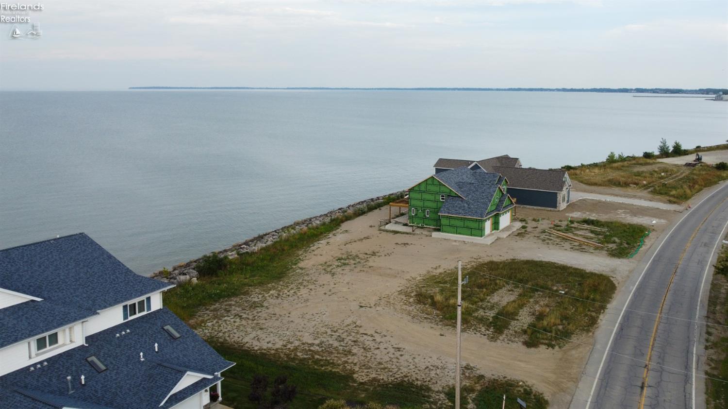 1115 Lakeshore