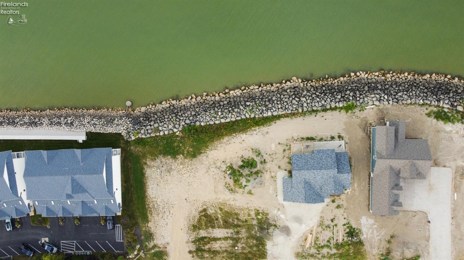 1115 Lakeshore