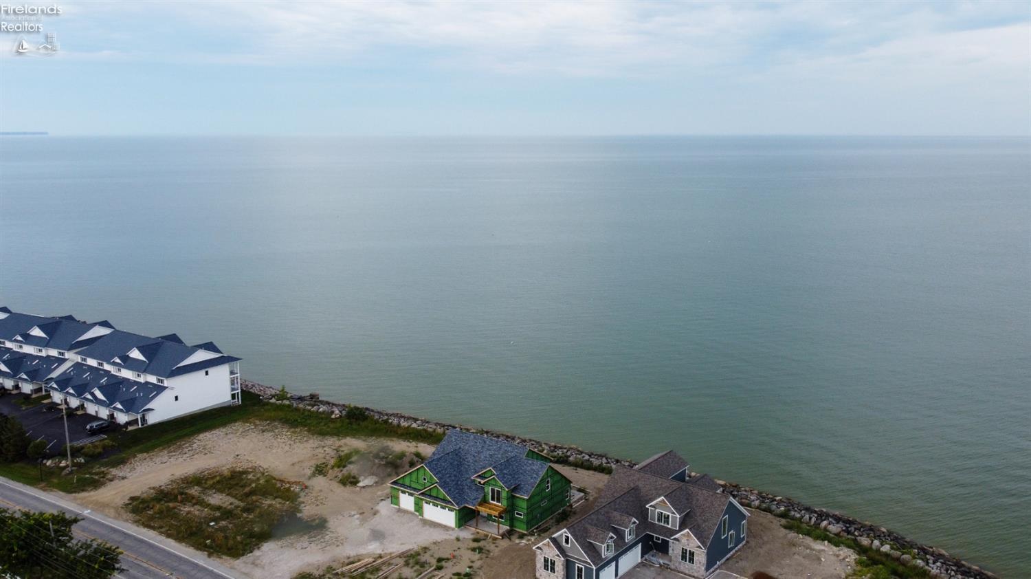 1115 Lakeshore