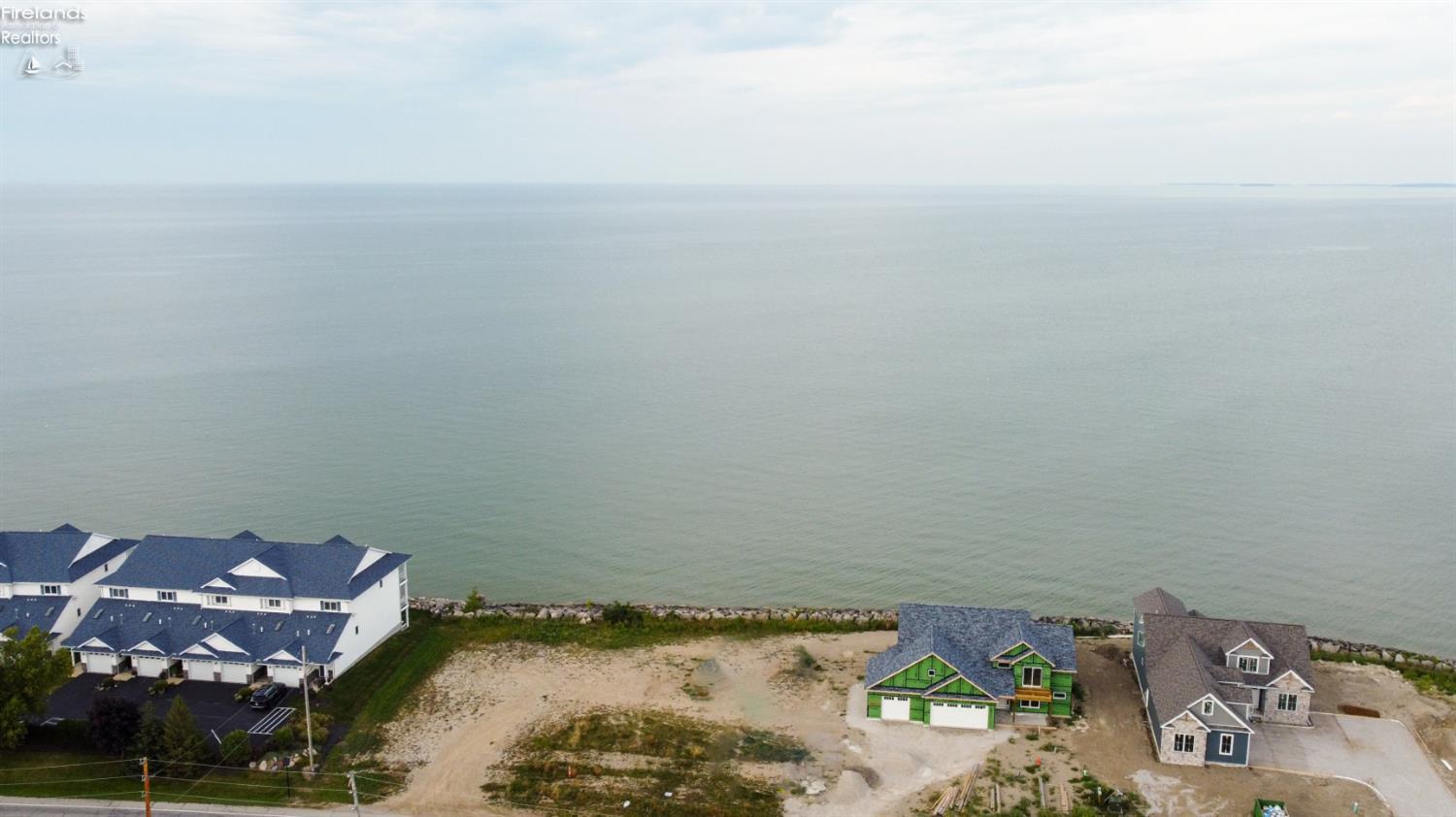 1115 Lakeshore