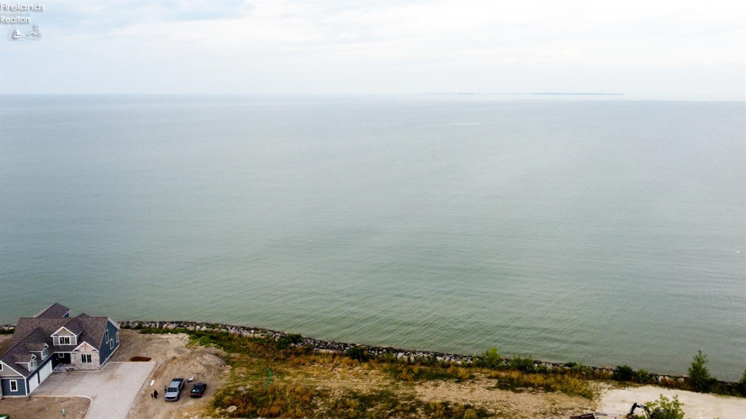 1115 Lakeshore