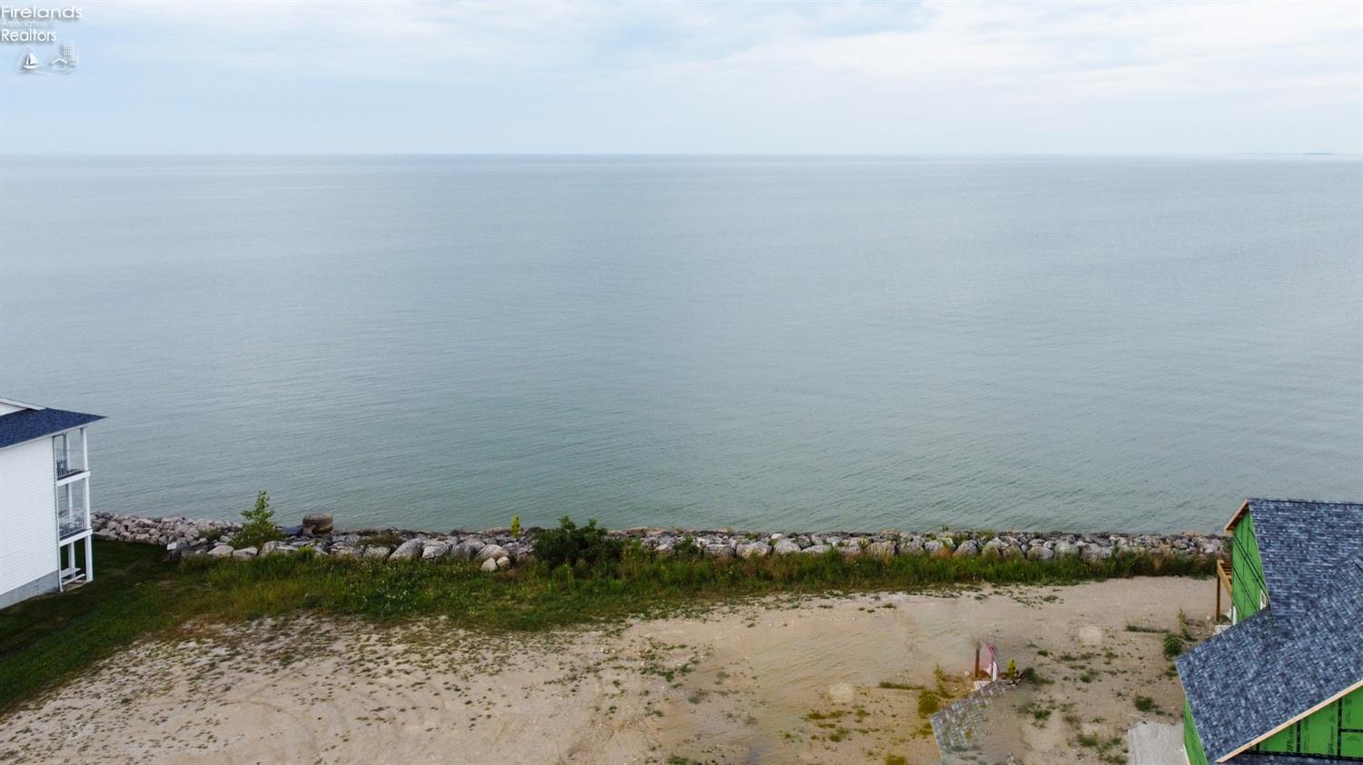 1115 Lakeshore