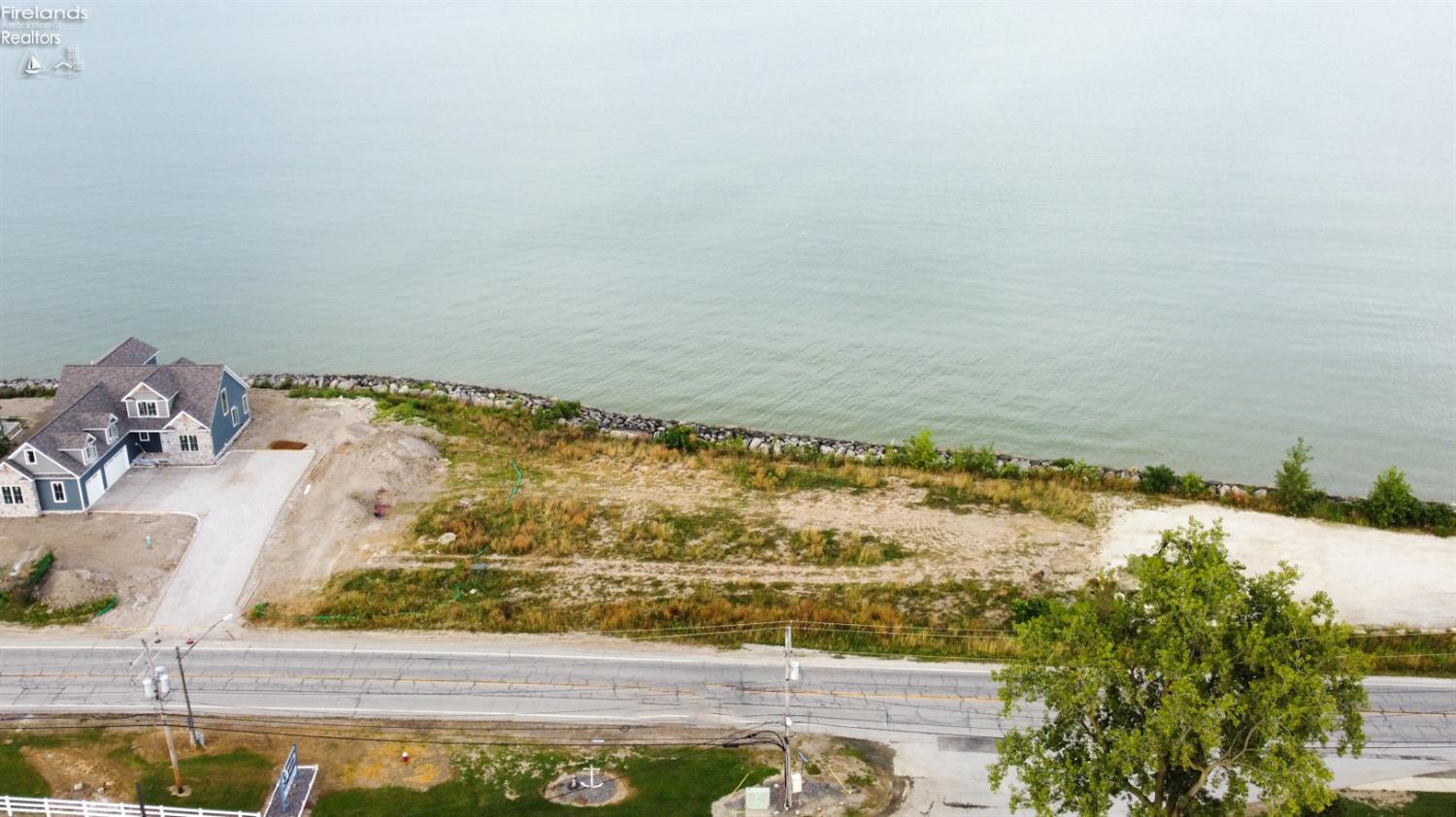 1115 Lakeshore