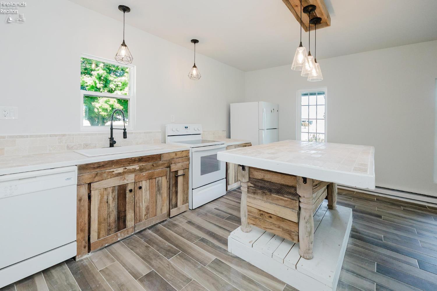 11590 W Salem Carroll Road