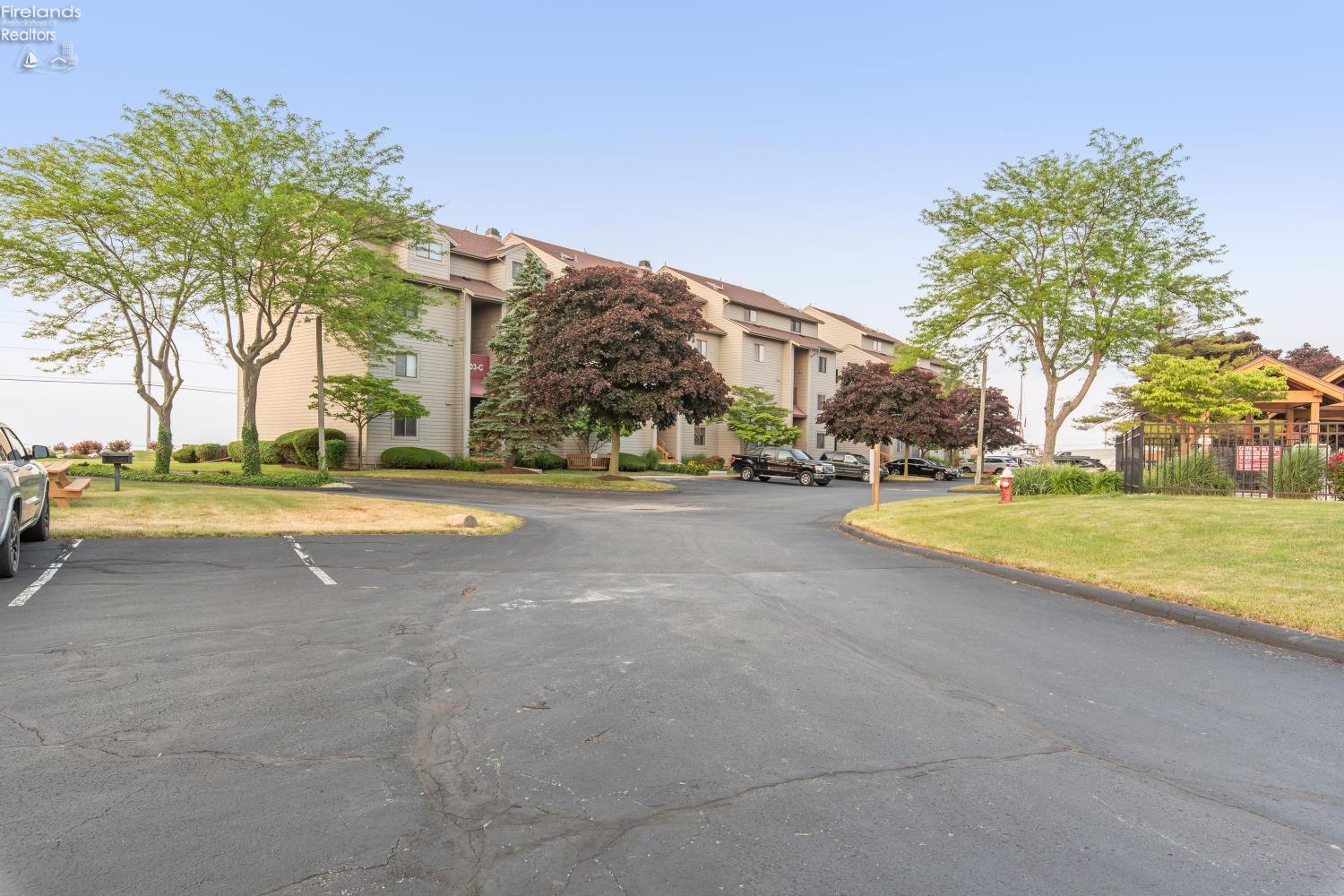 503 W Lakeshore Drive # B4
