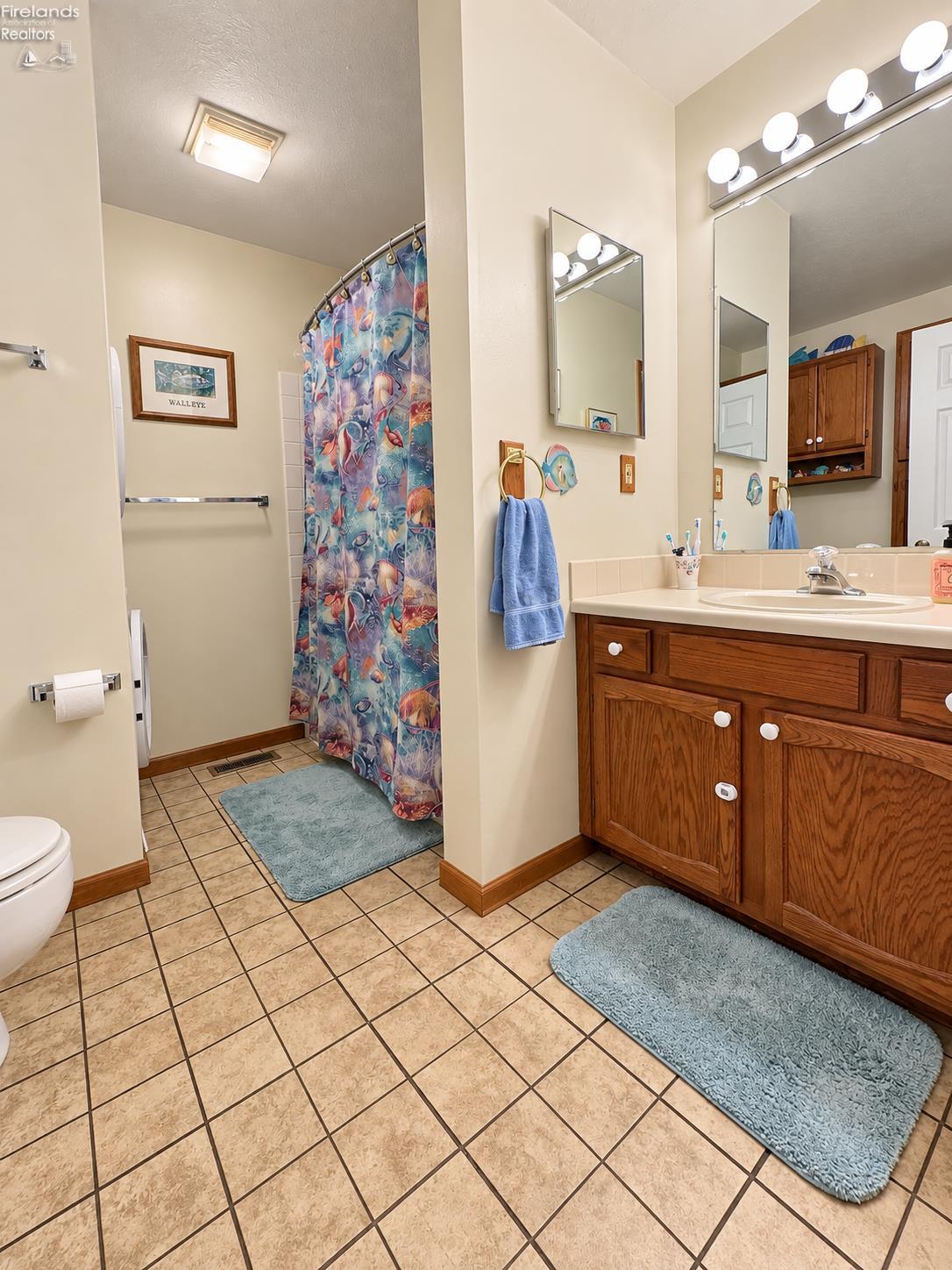 503 W Lakeshore Drive # B4
