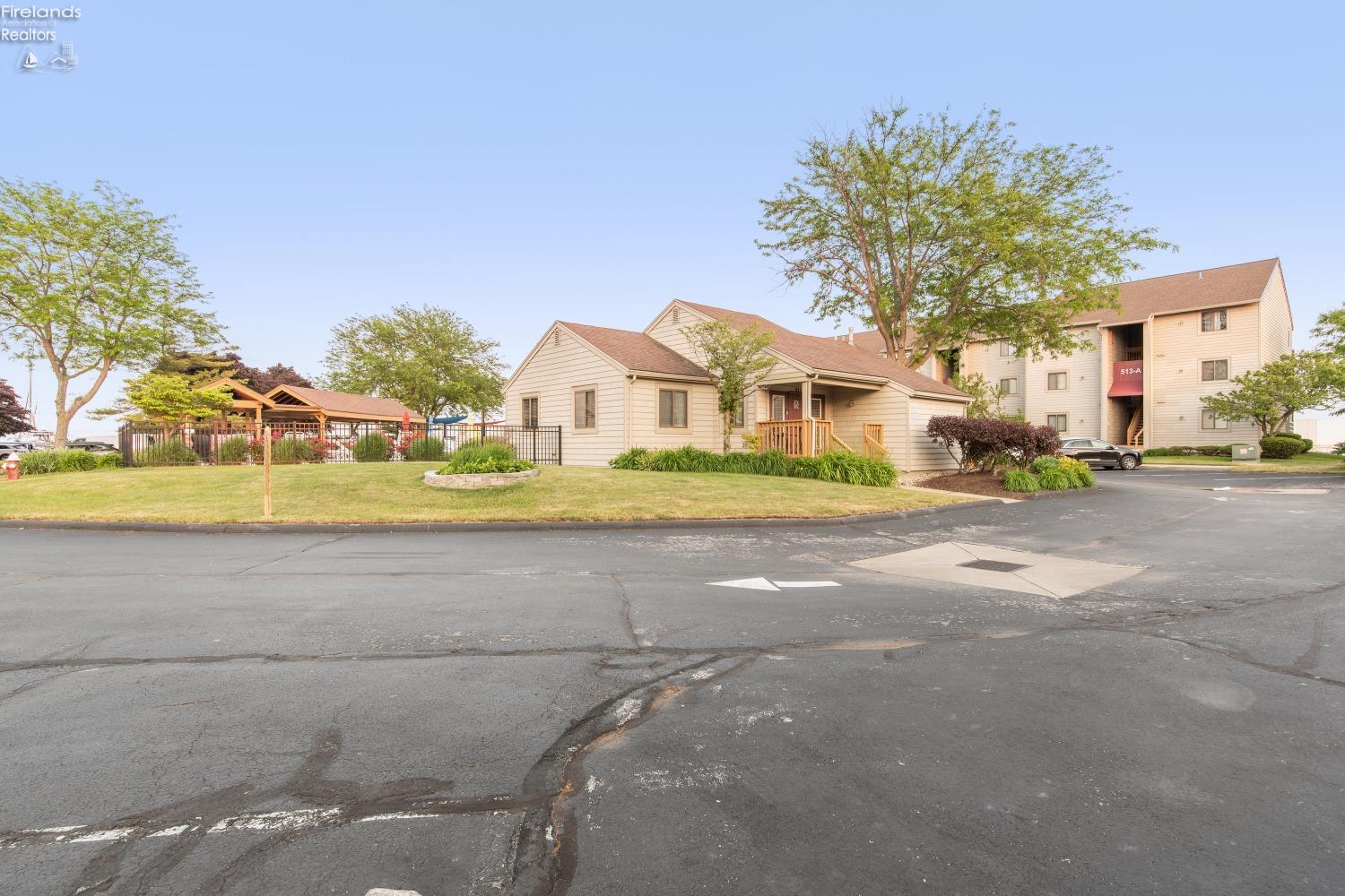 503 W Lakeshore Drive # B4