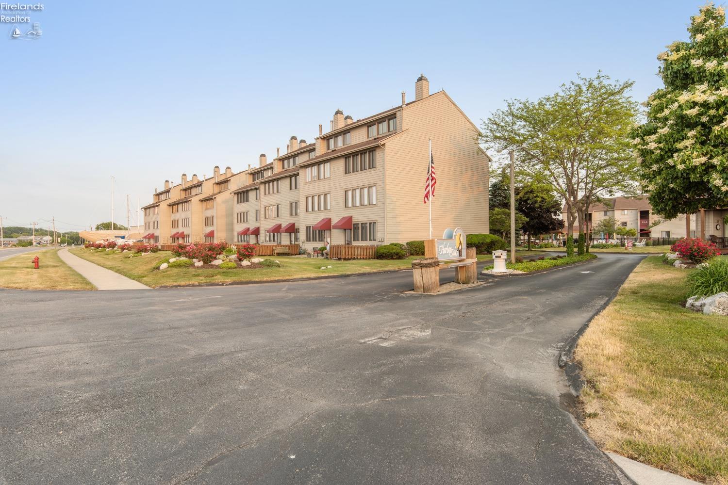 503 W Lakeshore Drive # B4