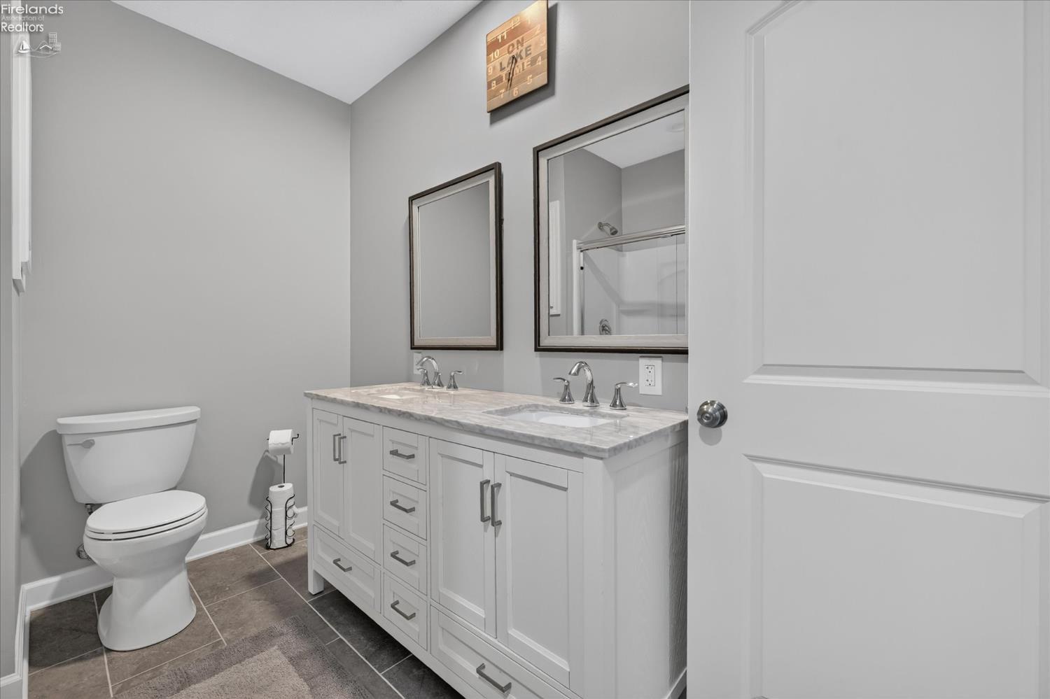5211 E Bay Pointe Circle