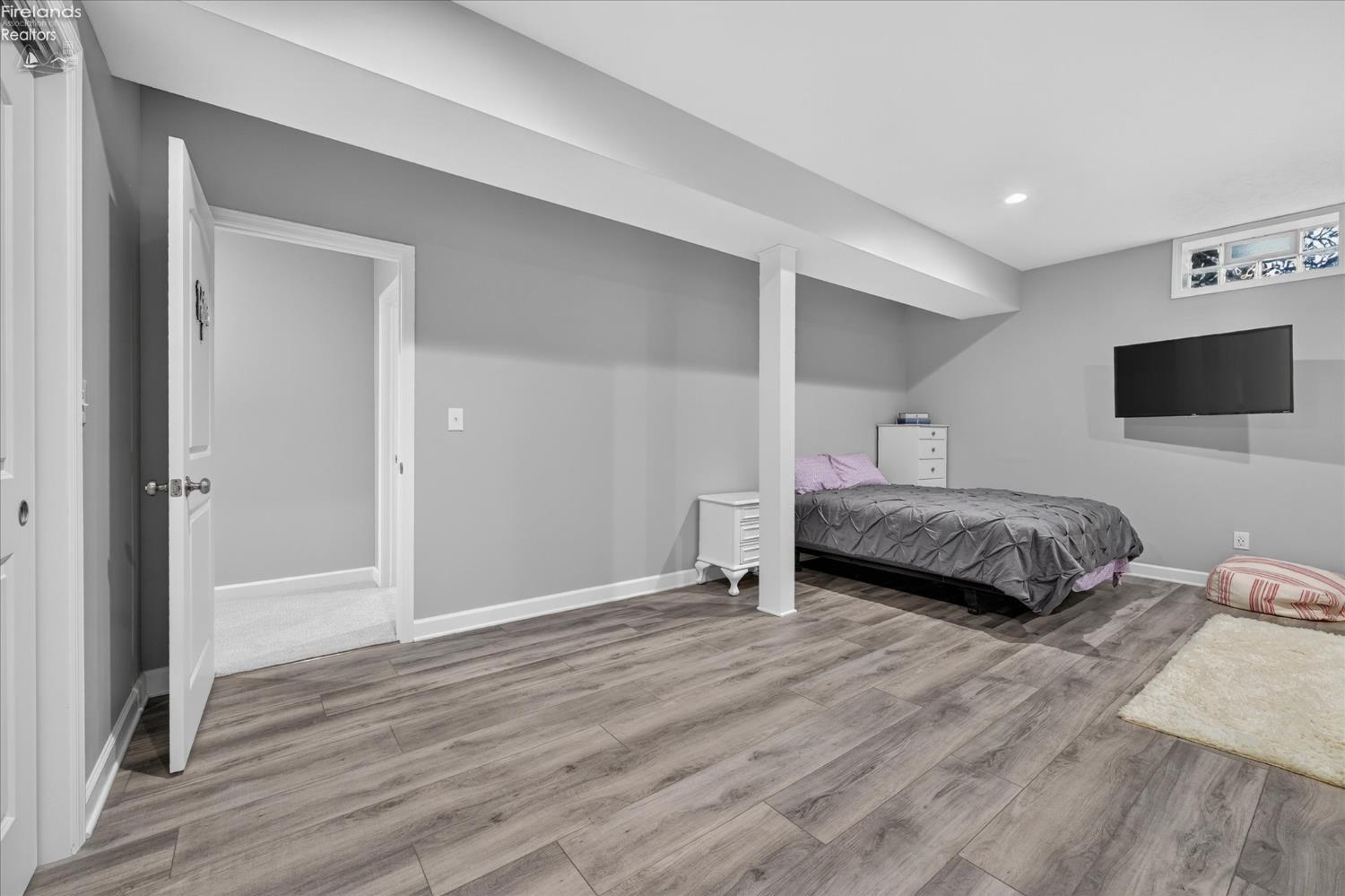 5211 E Bay Pointe Circle