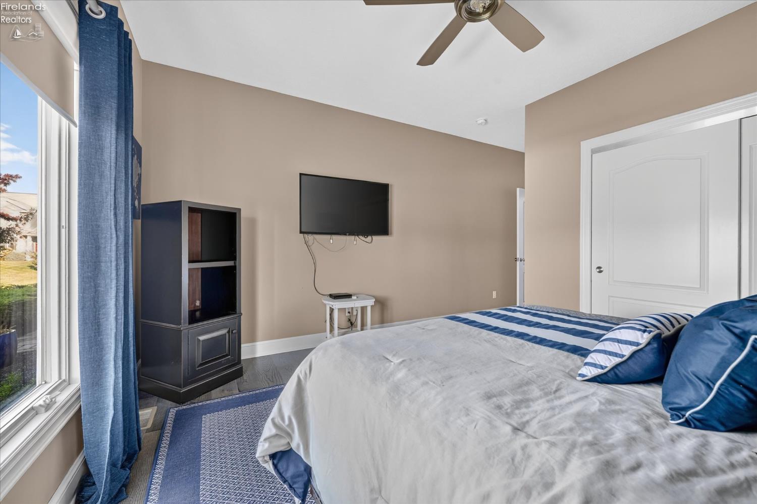 5211 E Bay Pointe Circle
