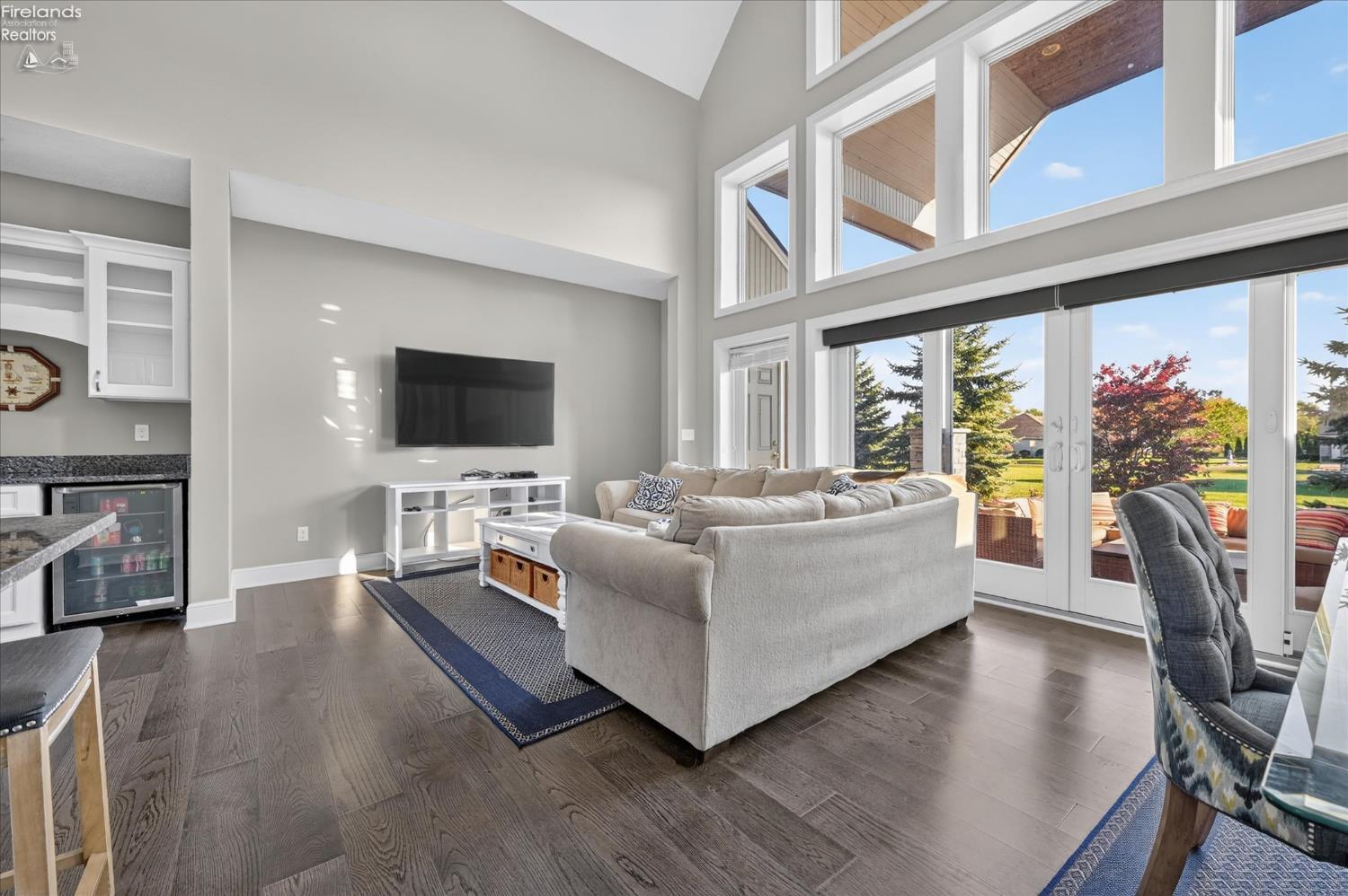 5211 E Bay Pointe Circle