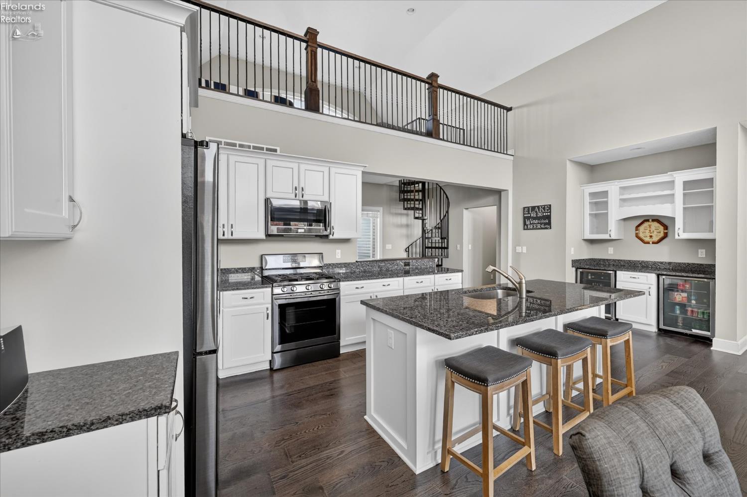 5211 E Bay Pointe Circle