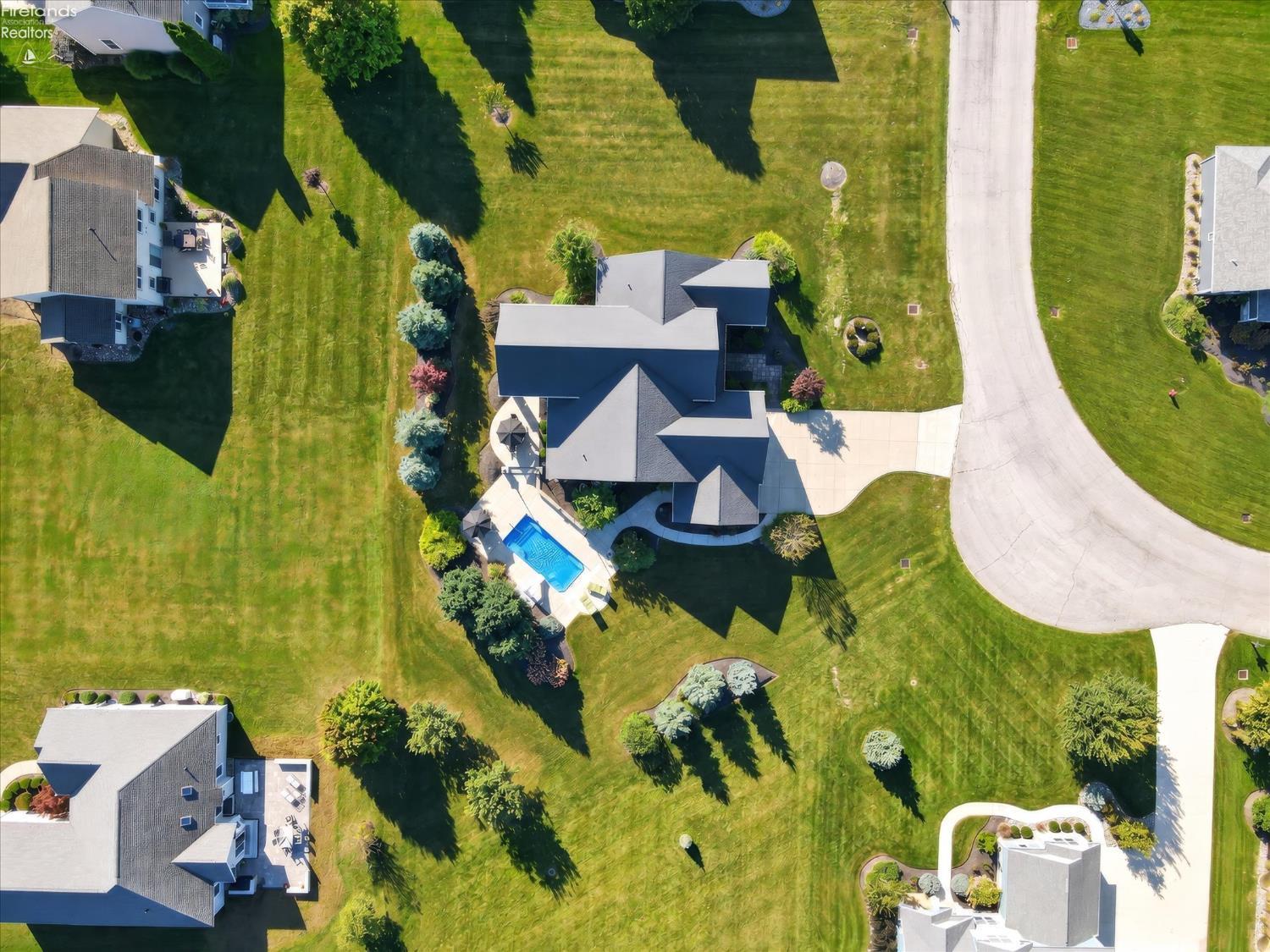 5211 E Bay Pointe Circle