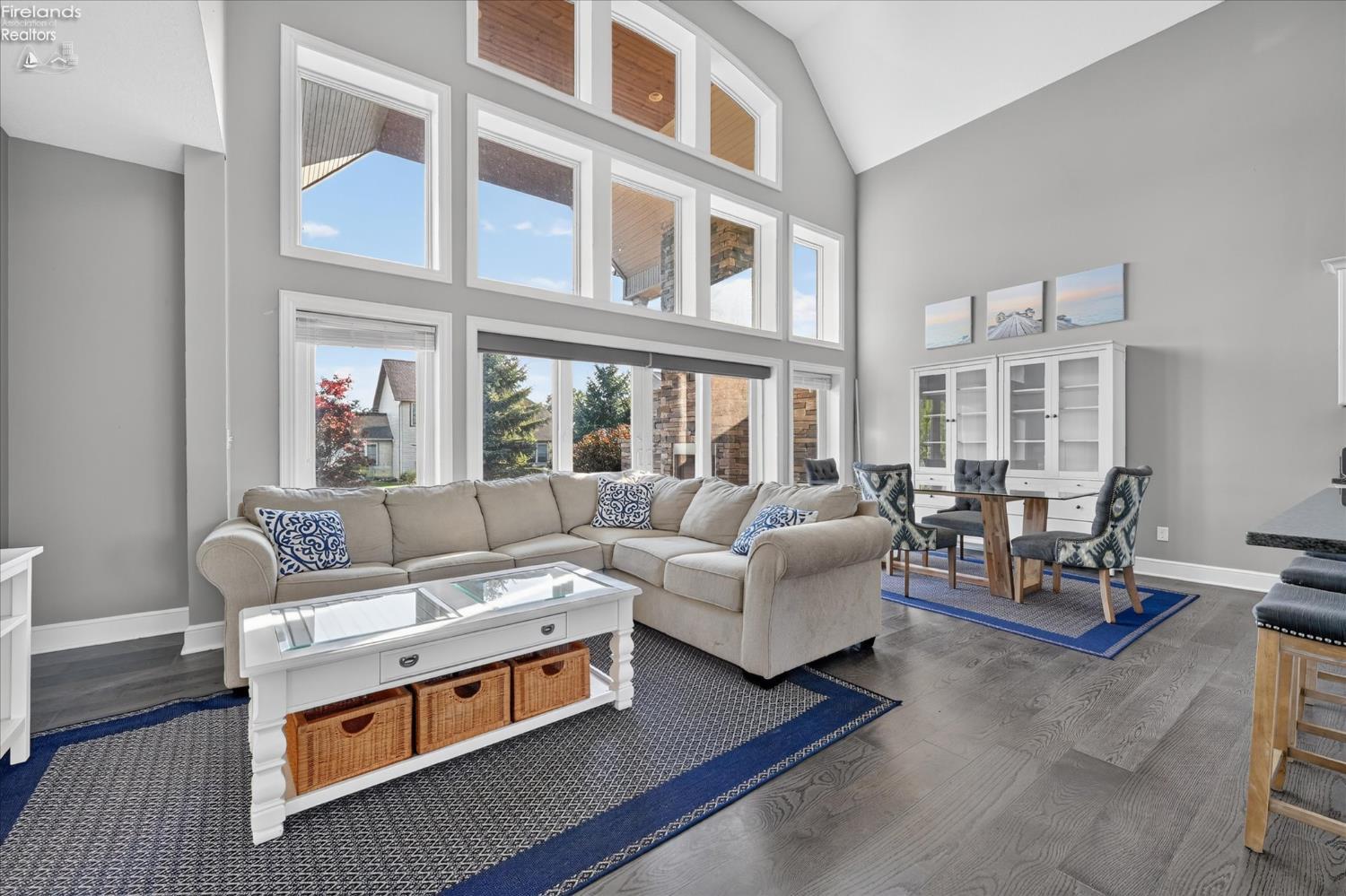 5211 E Bay Pointe Circle