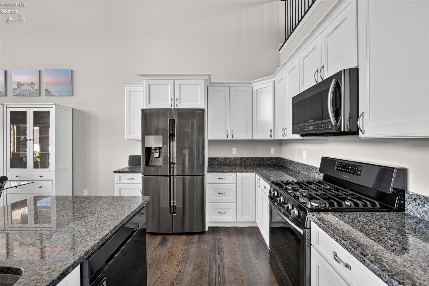 5211 E Bay Pointe Circle