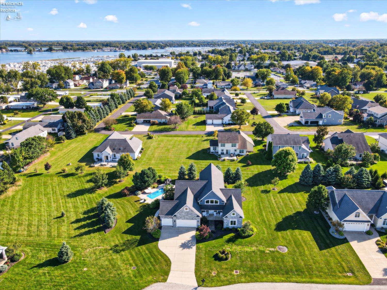 5211 E Bay Pointe Circle