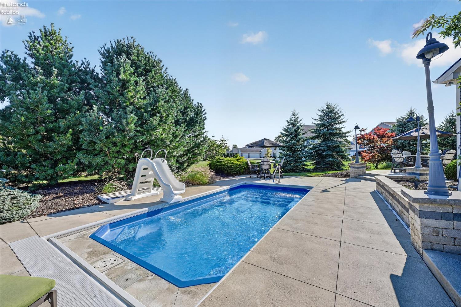 5211 E Bay Pointe Circle