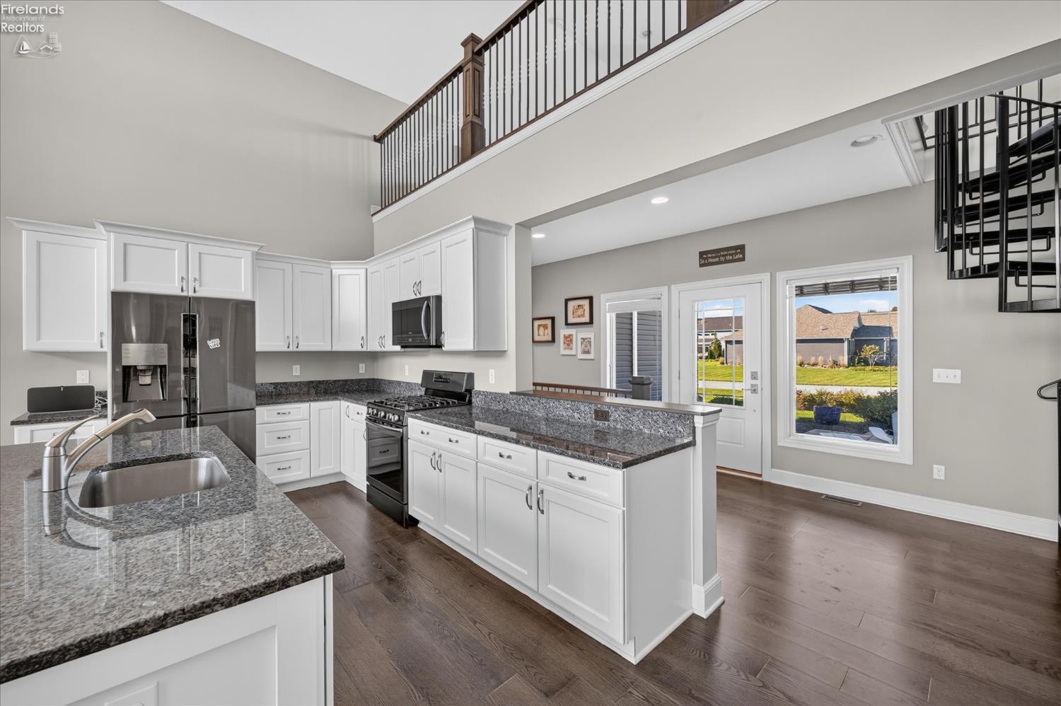 5211 E Bay Pointe Circle