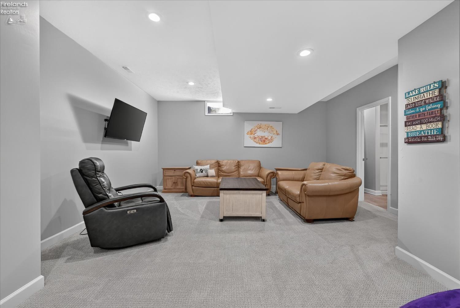 5211 E Bay Pointe Circle