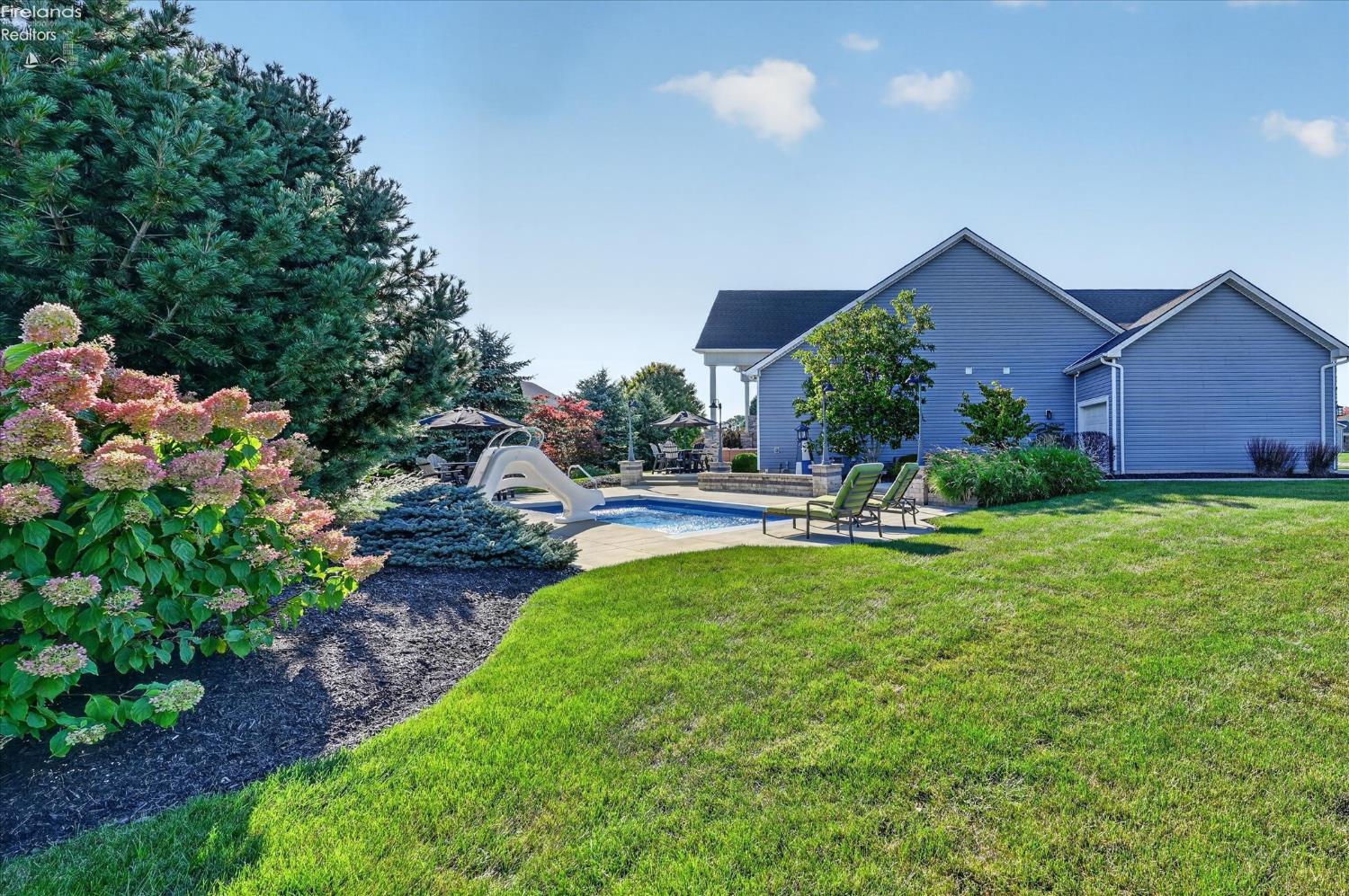 5211 E Bay Pointe Circle
